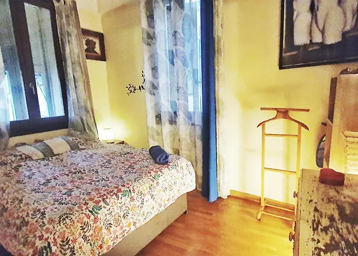 Shared With Kitten ניס